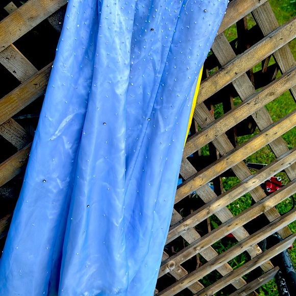 Prom dress - Picture 2 of 4